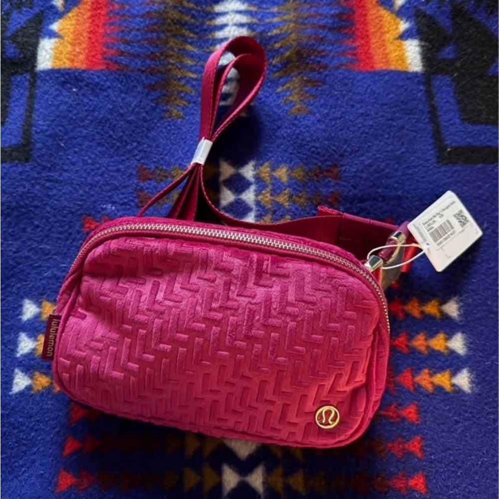 Lulu Lemon pink belvet crossbody NWT